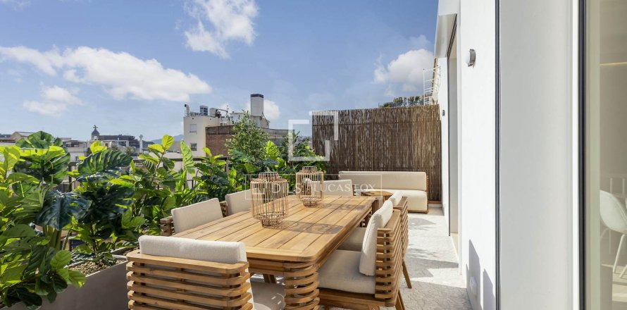 Takvåning i Barcelona, Spanien 3 sovrum, 133 kvm. Nr. 150791