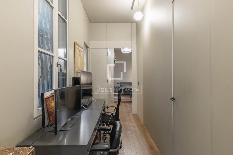 Apartment for sale in Barcelona, Spain 2 bedrooms, 114 sq.m. No. 150793 - photo 30