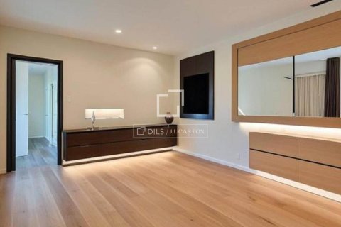 Villa for sale in Valldoreix, Barcelona, Spain 6 bedrooms, 688 sq.m. No. 150794 - photo 6