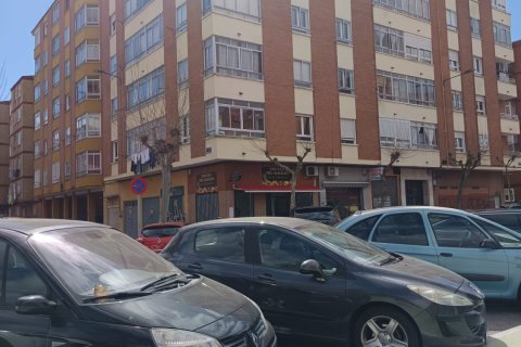 Apartment in Valladolid, Spain 4 bedrooms, 116 sq.m. No. 184922