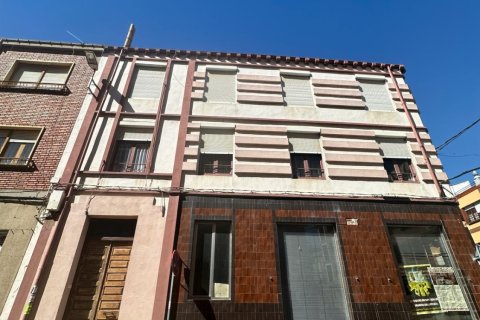 Продажа коммерческой недвижимости в Вильярехо-де-Орбиго, Леон, Испания 582м2 №184920 - фото 2