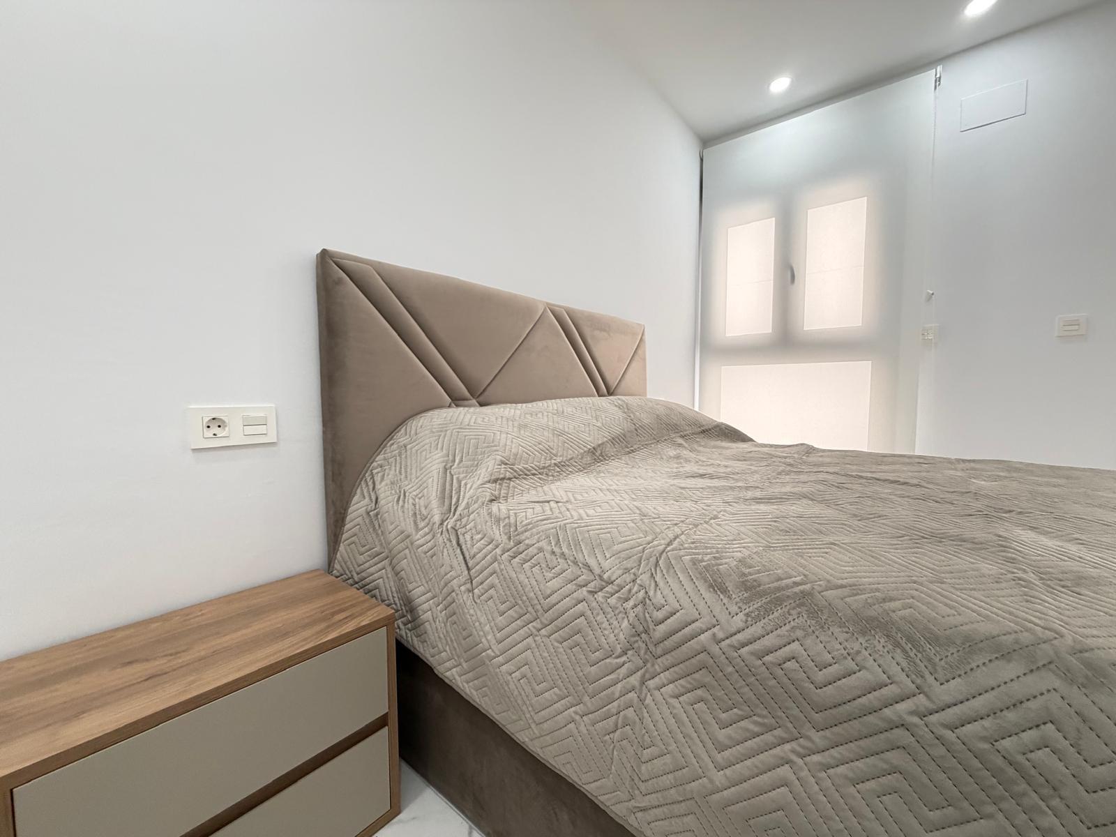 Apartment in Torrevieja, Alicante, Spain 2 bedrooms, 105 sq.m. No. 192464