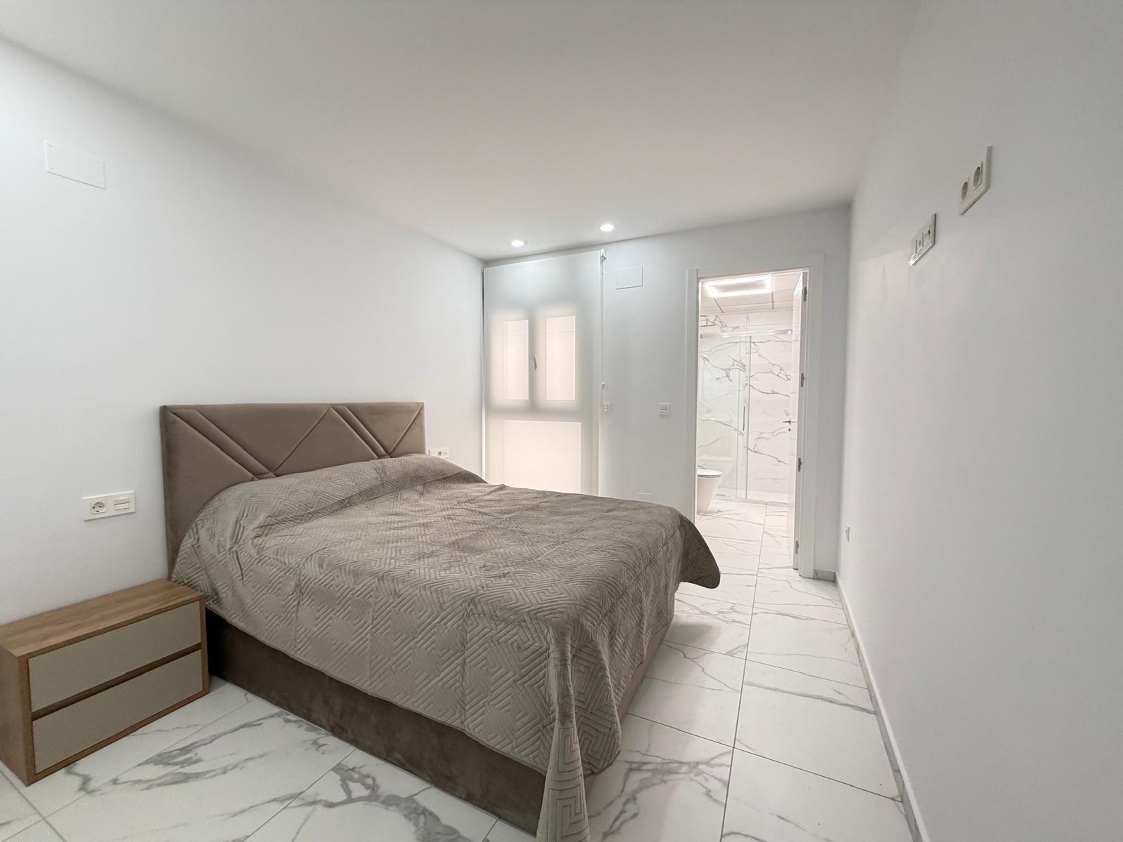 Apartment in Torrevieja, Alicante, Spain 2 bedrooms, 105 sq.m. No. 192464