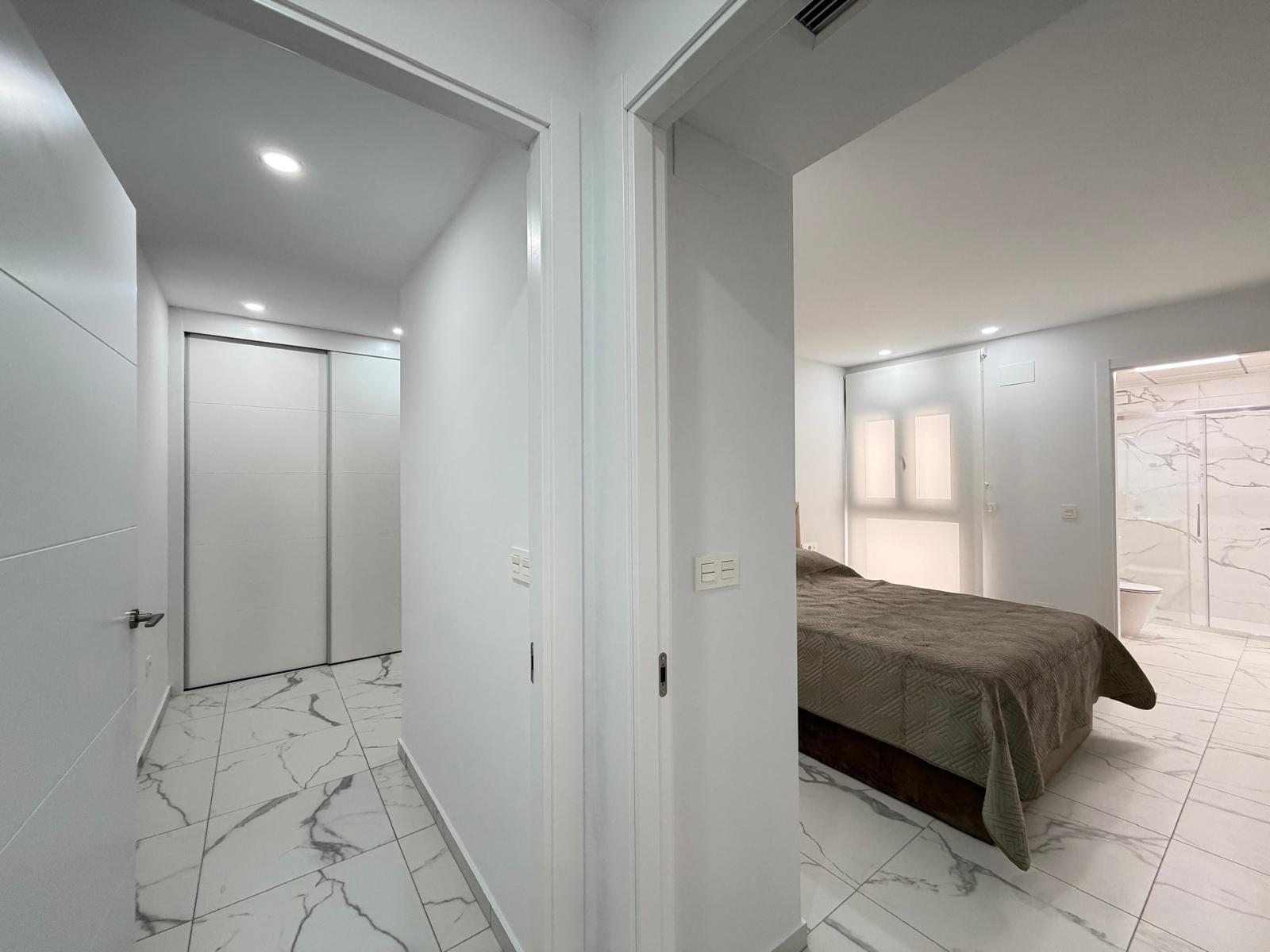 Apartment in Torrevieja, Alicante, Spain 2 bedrooms, 105 sq.m. No. 192464