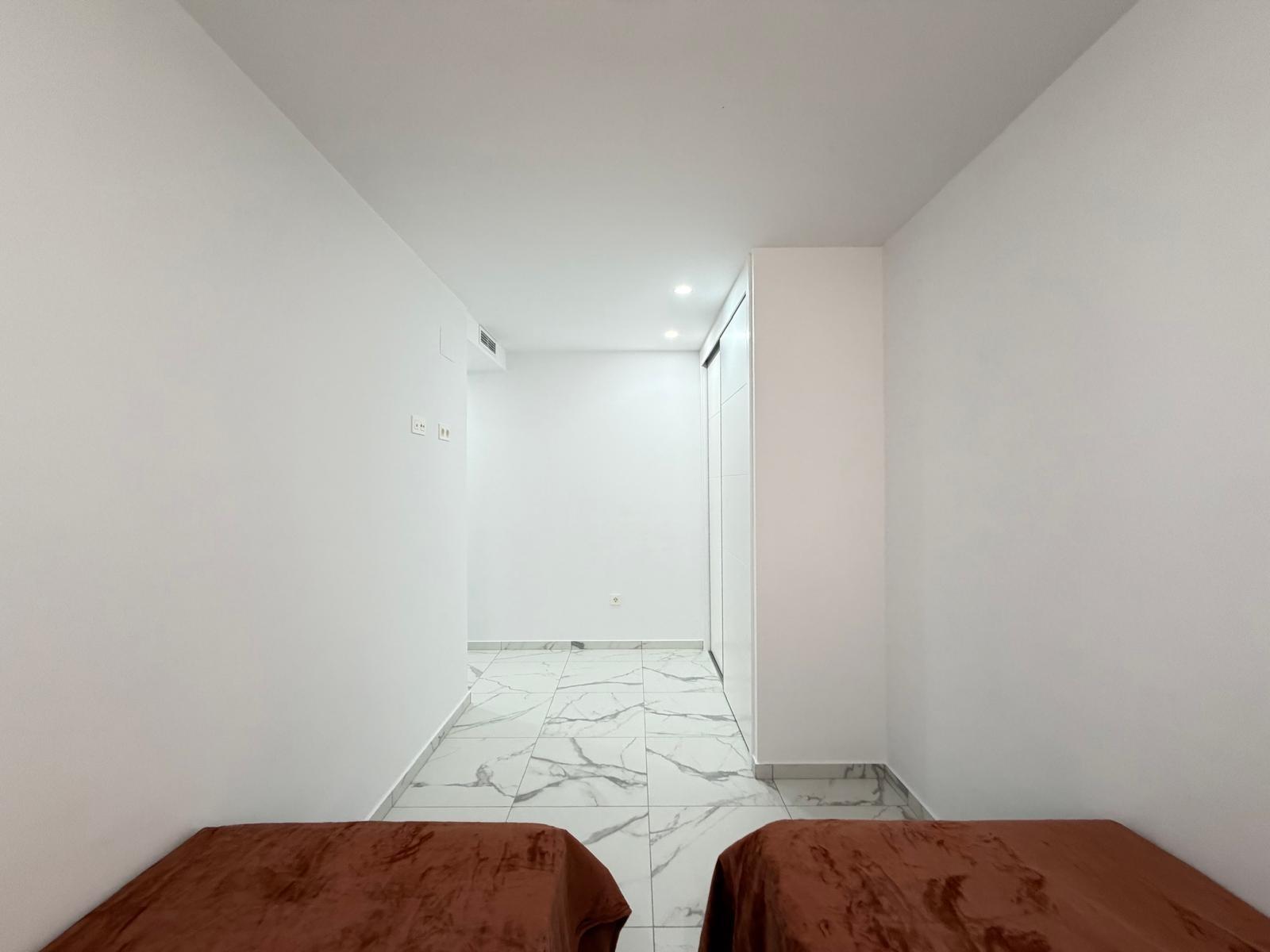 Apartment in Torrevieja, Alicante, Spain 2 bedrooms, 105 sq.m. No. 192464