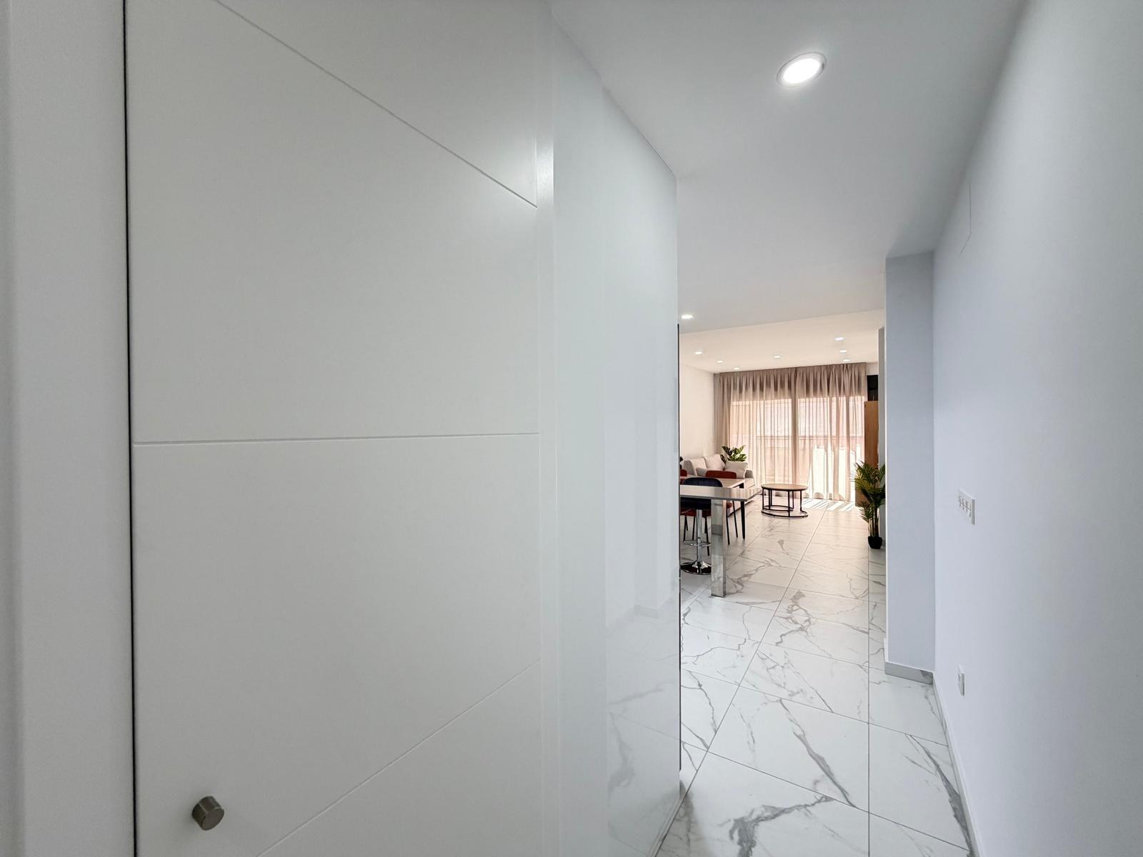 Apartment in Torrevieja, Alicante, Spain 2 bedrooms, 105 sq.m. No. 192464