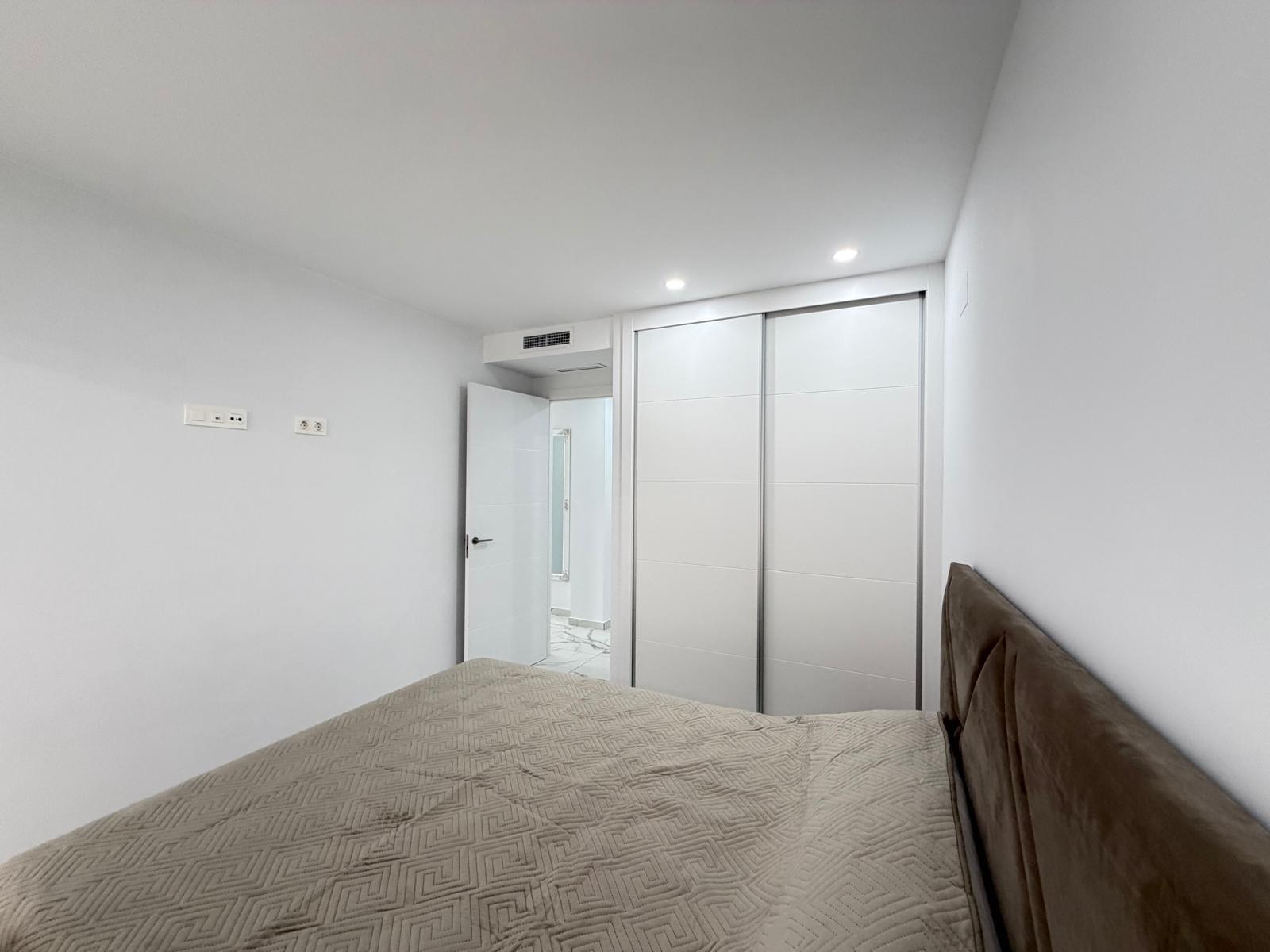 Apartment in Torrevieja, Alicante, Spain 2 bedrooms, 105 sq.m. No. 192464