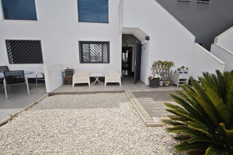 Apartment for sale in La Zenia, Alicante, Spain 2 bedrooms, 73 sq.m. No. 192463 - photo 2