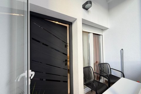 Продажа квартиры в Торревьеха, Аликанте, Испания 2 спальни, 59м2 №184241 - фото 2