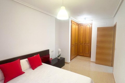 Apartment for sale in Torrevieja, Alicante, Spain 2 bedrooms, 65 sq.m. No. 184246 - photo 11
