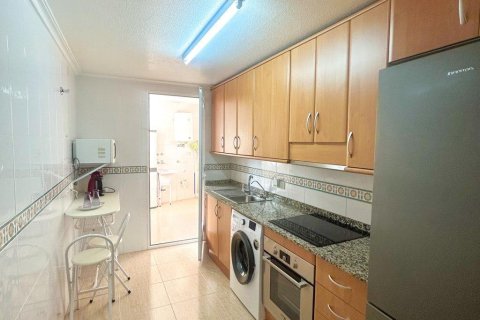 Apartment for sale in Torrevieja, Alicante, Spain 2 bedrooms, 65 sq.m. No. 184246 - photo 3