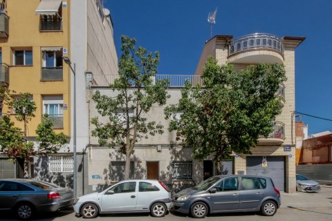 Dom w Terrassa, Barcelona, Hiszpania 4 sypialnie, 230 mkw. nr 177859