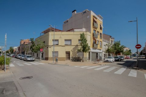 House for sale in Terrassa, Barcelona, Spain 4 bedrooms, 230 sq.m. No. 177859 - photo 3