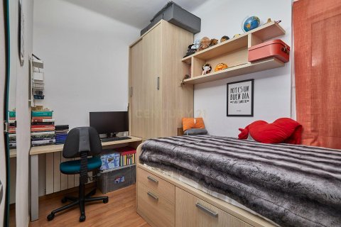Wohnung zum Verkauf in Barcelona, Spanien 4 Schlafzimmer, 84 m2 Nr. 177856 - Foto 16