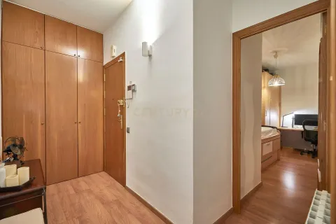 Wohnung zum Verkauf in Barcelona, Spanien 4 Schlafzimmer, 84 m2 Nr. 177856 - Foto 8