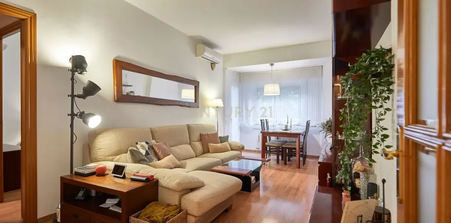 Wohnung in Barcelona, Spanien 4 Schlafzimmer, 84 m2 Nr. 177856