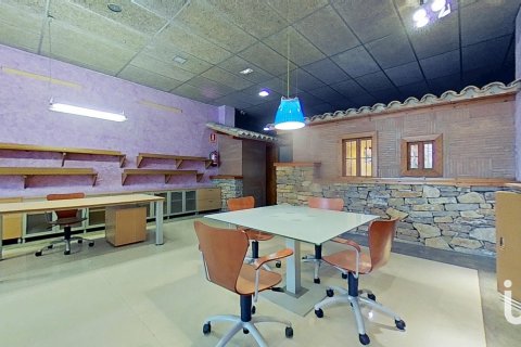 Komerciāls īpašums pārdošanā Onda, Castellon, Spānijā 7 istabas, 140 m2 Nr. 152924 - attēls 2