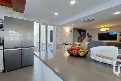 Kaupunkipientalo Benicasim, Castellon, Espanja 4 makuuhuonetta, 237 m2 No. 152922