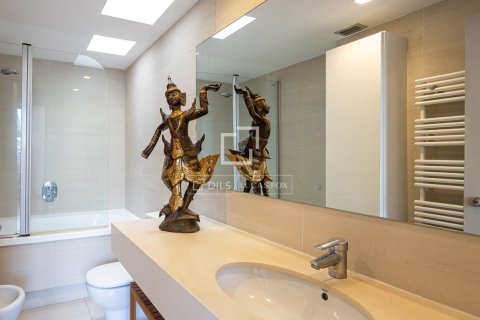 Dzīvoklis pārdošanā Barcelona, Spānijā 2 istabas, 128 m2 Nr. 150332 - attēls 22