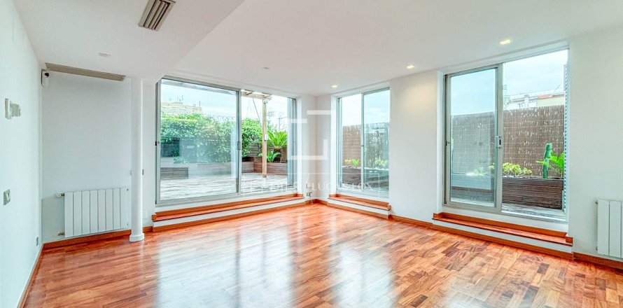 Dzīvoklis Barcelona, Spānijā 2 istabas, 128 m2 Nr. 150332