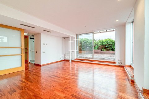 Dzīvoklis pārdošanā Barcelona, Spānijā 2 istabas, 128 m2 Nr. 150332 - attēls 2