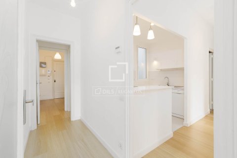 Apartment à vendre à Barcelona, Espagne, 2 chambres, 90 m2 No. 150331 - photo 16