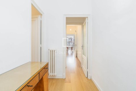 Apartment à vendre à Barcelona, Espagne, 2 chambres, 90 m2 No. 150331 - photo 23