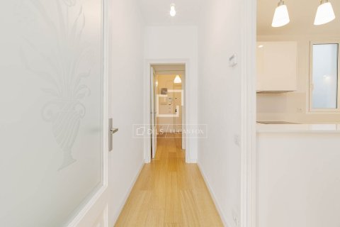Apartment à vendre à Barcelona, Espagne, 2 chambres, 90 m2 No. 150331 - photo 17
