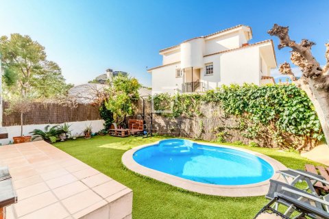 Villa for sale in Sitges, Barcelona, Spain 4 bedrooms, 195 sq.m. No. 150330 - photo 5