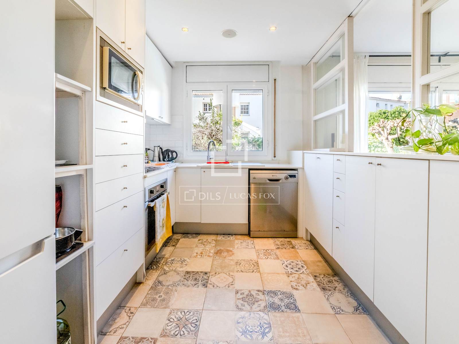 Villa a Sitges, Barcelona, Spagna 4 camere da letto, 195 mq. N° 150330