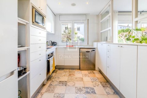 Villa for sale in Sitges, Barcelona, Spain 4 bedrooms, 195 sq.m. No. 150330 - photo 4