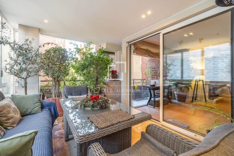 Huoneisto Barcelona, Espanja 6 makuuhuonetta, 320 m2 No. 150329