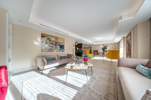 Apartamento en venta en Barcelona, España 4 dormitorios, 343 m2 No. 167119 - foto 2
