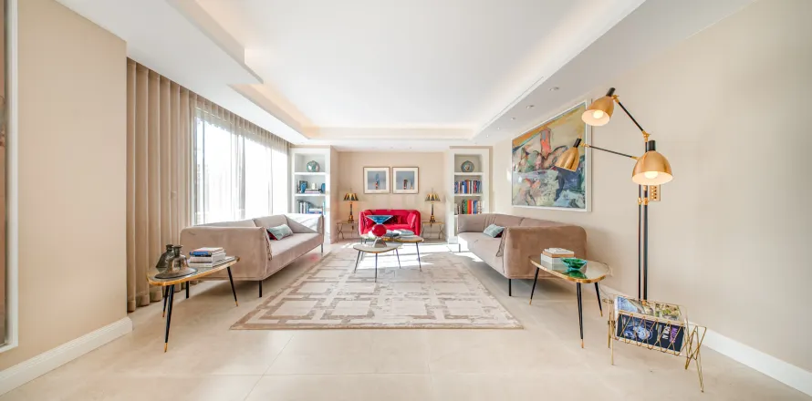 Apartamento en Barcelona, España 4 dormitorios, 343 m2 No. 167119
