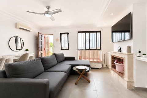 Villa en venta en Villamartin, Alicante, España 2 dormitorios, 77 m2 No. 192026 - foto 2