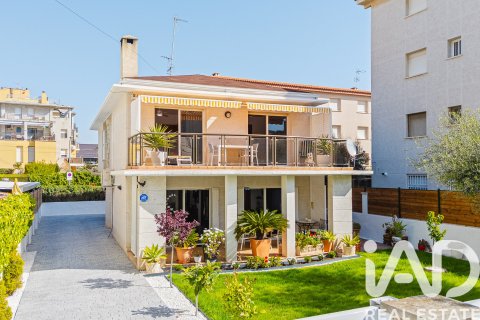 Casa in vendita a Cunit, Tarragona, Spagna 4 camere da letto, 212 mq. N° 172714 - foto 2
