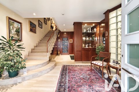 Dzīvoklis pārdošanā Igualada, Barcelona, Spānijā 5 istabas, 544 m2 Nr. 172709 - attēls 2