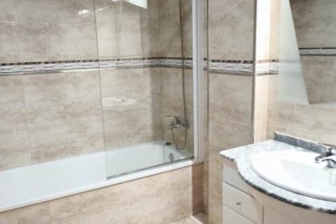 Villetta a schiera in vendita a L'Aldea, Tarragona, Spagna 4 camere da letto, 210 mq. N° 172710 - foto 25