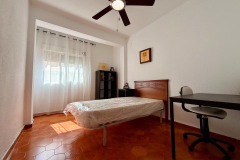 Apartment for sale in Alicante, Spain 3 bedrooms, 63 sq.m. No. 182902 - photo 4