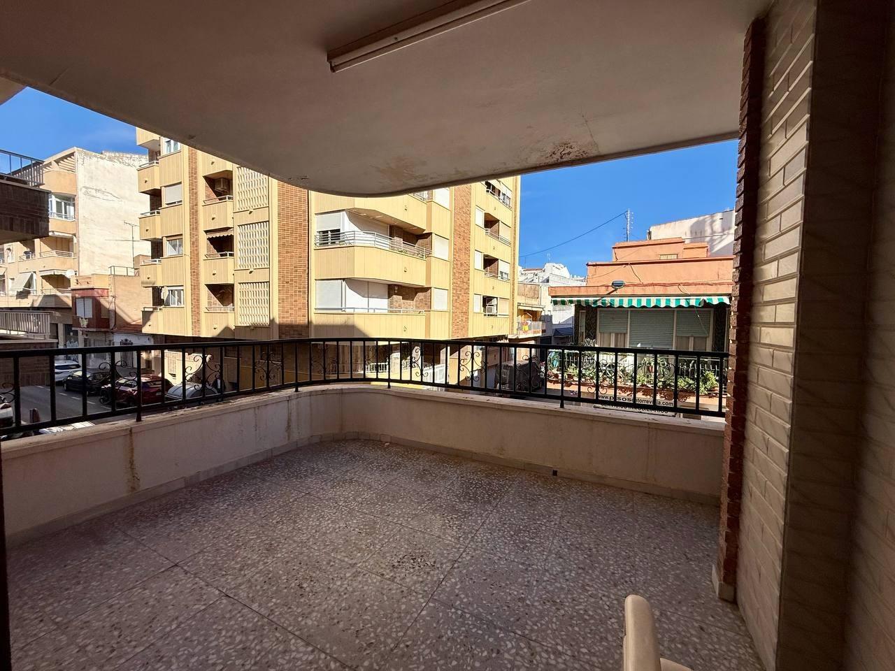 Huoneisto Torrevieja, Alicante, Espanja 3 makuuhuonetta, 119 m2 No. 182896