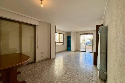 Lägenhet till salu i Torrevieja, Alicante, Spanien 3 sovrum, 119 kvm. Nr. 182896 - foto 11