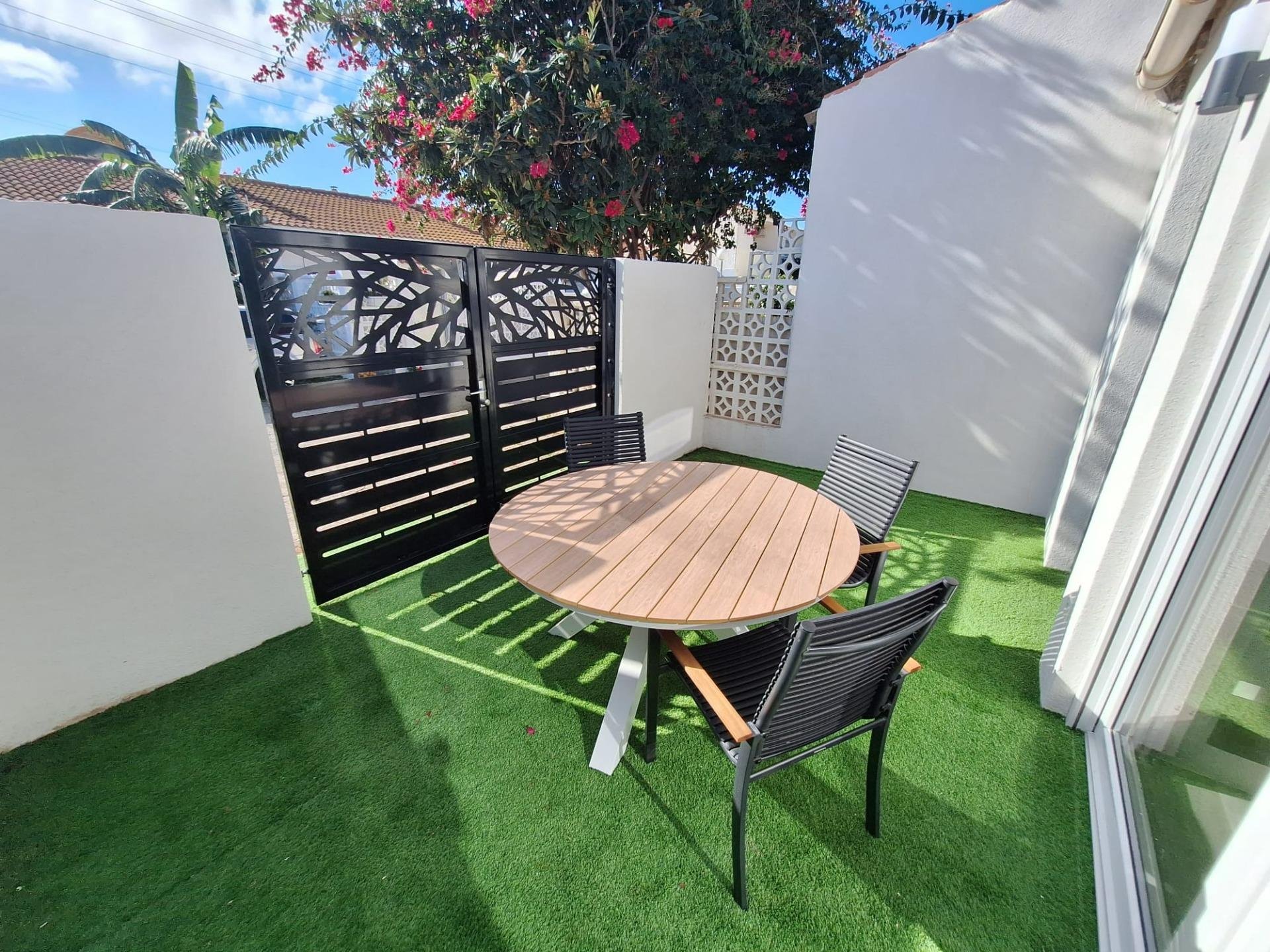 Apartment in Torrevieja, Alicante, Spain 33 sq.m. No. 182901