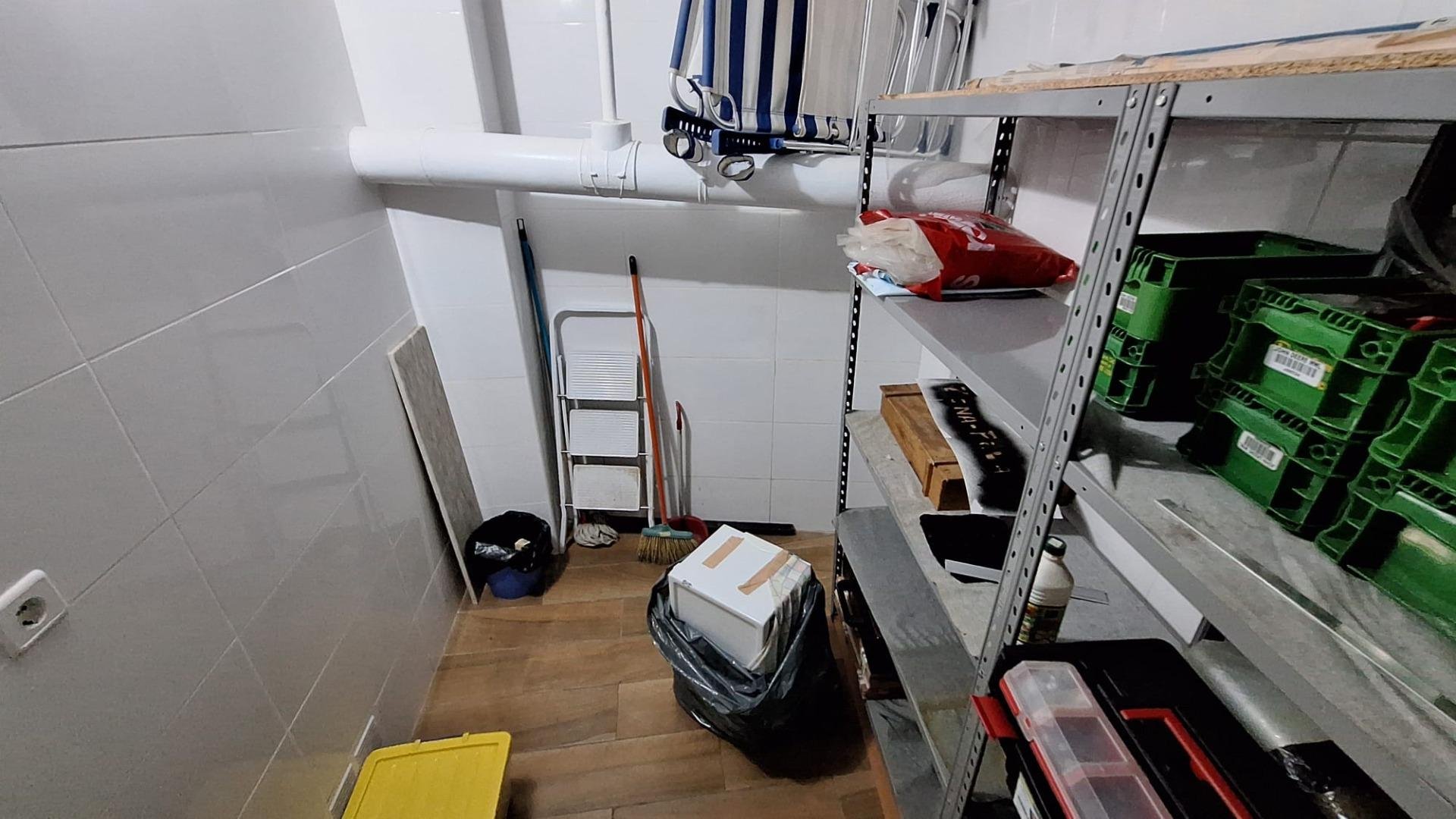 Depósito en Torrevieja, Alicante, España 7 m2 No. 182898