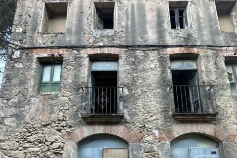 Talo myytävänä Capellades, Barcelona, Espanja, 4 makuuhuonetta, 267 m2 No. 191356 - kuva 2