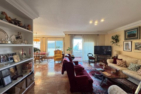Apartamento en venta en Torrevieja, Alicante, España 4 dormitorios, 256 m2 No. 189847 - foto 4