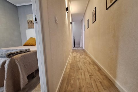 Продажа квартиры в Торревьеха, Аликанте, Испания 3 спальни, 100м2 №189848 - фото 27