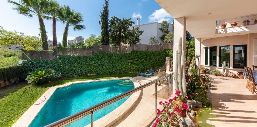 Villa Palma de Majorca, Mallorca, Spain 4 bedrooms, 456 sq.m. No. 111747