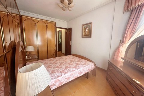 Apartamento en venta en Torrevieja, Alicante, España 4 dormitorios, 130 m2 No. 190577 - foto 7