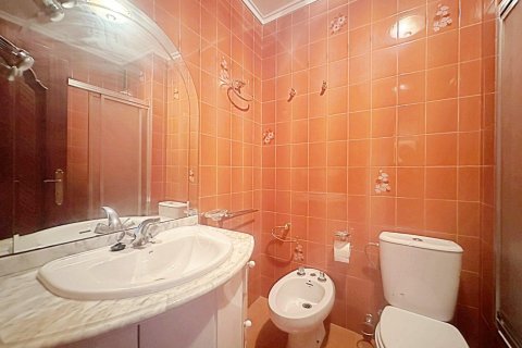Apartamento en venta en Torrevieja, Alicante, España 4 dormitorios, 130 m2 No. 190577 - foto 14