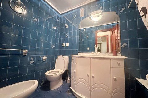 Apartamento en venta en Torrevieja, Alicante, España 4 dormitorios, 130 m2 No. 190577 - foto 3